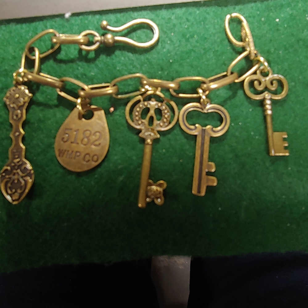 Bracelet